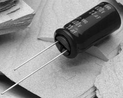 CHEMI-CON ELXV800ELL471MM25S